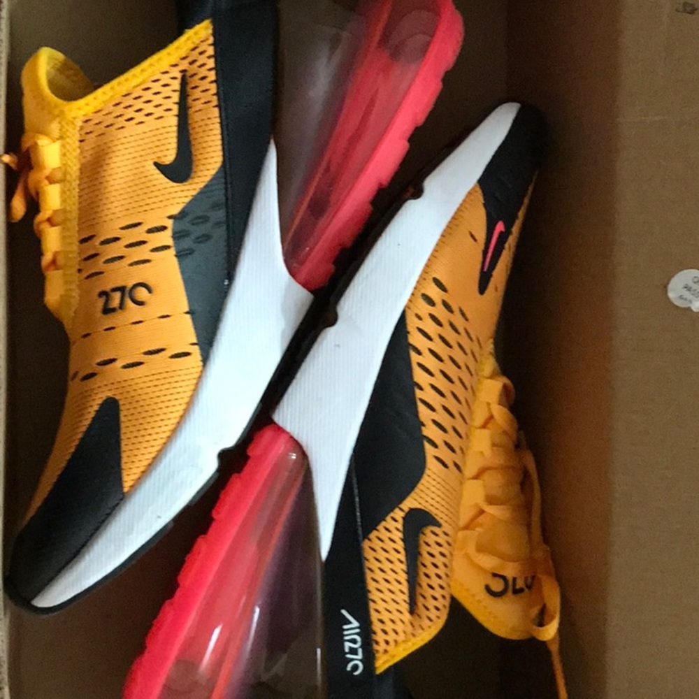 Nike air max 270 gold and pink